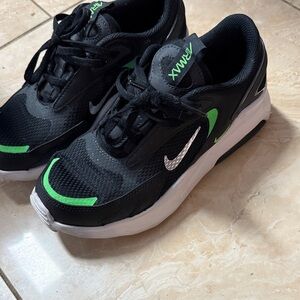 Nike Kids 4.5Y Sneakers in Black and Green